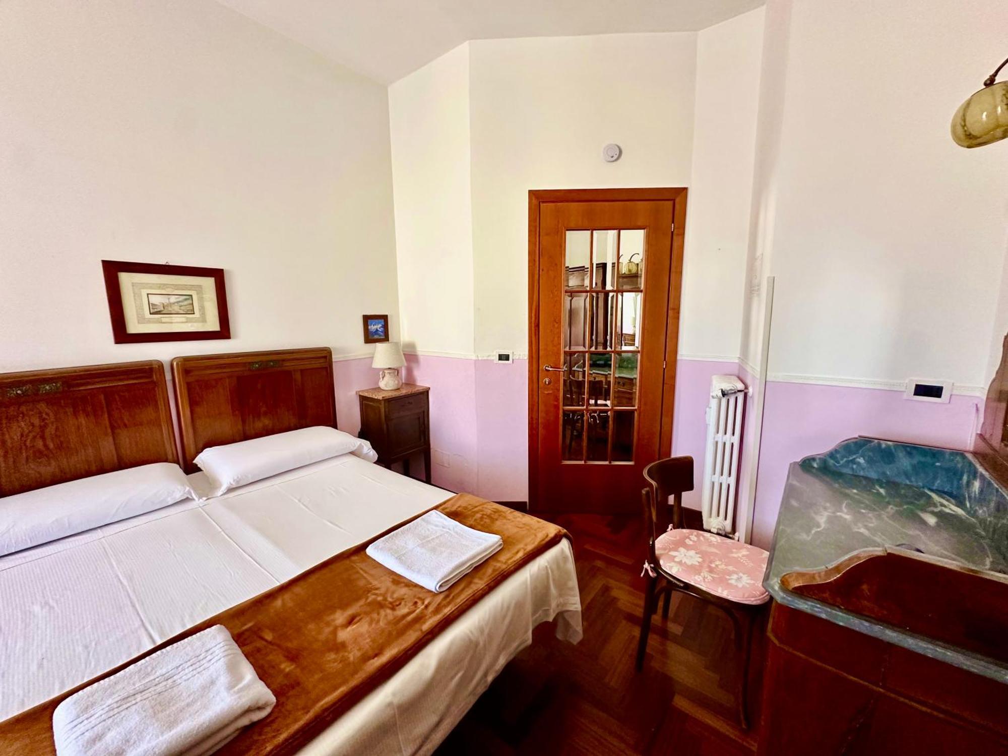 Pardis Guest House Рим Екстериор снимка